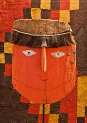 Masque funéraire / Pérou, culture Chancay. (Cheveux, bois peint)