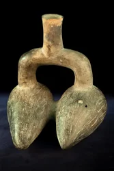 Phytomorphe en céramique à double corps et manche à étrier / Art pr (terre cuite)