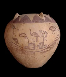Pot en argile cuite avec décoration peinte, y compris des bateaux et des animaux, vers 3400-3300 avant J.-C.