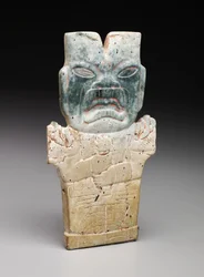 Plaque anthropomorphique, possiblement le Serpent de Feu, période préclassique, 800-400 av. J.-C.
