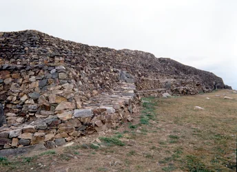 Barnenez Cairn (tumulus de pierre néolithique)
