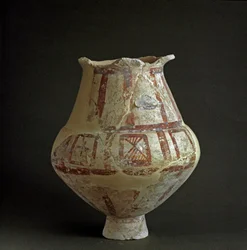 Civilisation étrusque : vase en terre cuite provenant de la nécropole de Mattonara (Civitavecchia), Latium. VIIe-VIe siècle av. J.-C. Rome, Musée national préhistorique et ethnographique Luigi Pigorini