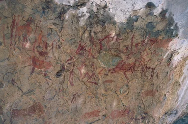 Figures humaines et animales (peinture rupestre)