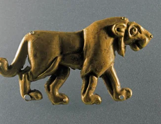 Préhistoire : statuette de lion en feuilles d