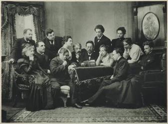 Anton Tchekhov lit La Mouette avec la troupe du Théâtre d
