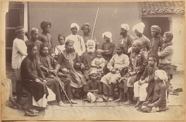 Famille de Mowhri Rahman Alli Khan, Rewa (recto, en bas)