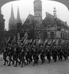 Troupes britanniques marchant à Cologne, Allemagne, 1918-1926