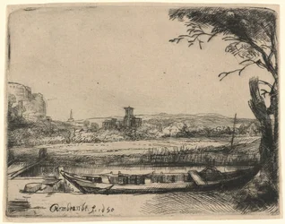 Canal avec un grand bateau et un pont
