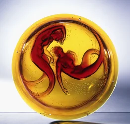 Deux Sirènes; un lustre en verre moulé extrêmement rare