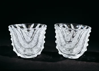 Vases en verre, vers 1930, par René Lalique, produits par René Lalique et Cie Alsace Glassworks. France, 20e siècle