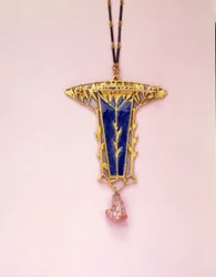 Broche pendentif et chaîne