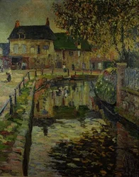 Canal à travers un village
