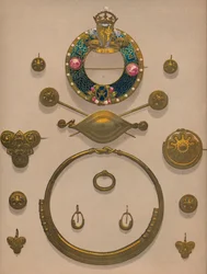 Ornements et broche en or