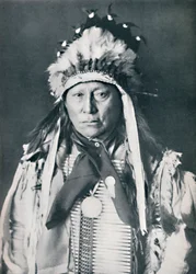 Un chef sioux avec ses peintures de guerre, 1912