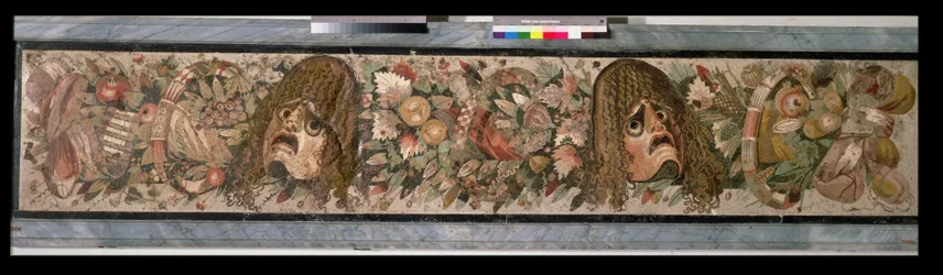 Panneau décoratif représentant des masques théâtraux, de la Maison du Faune, Pompéi (mosaïque)