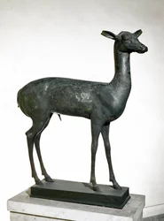 Cerf (sculpture en bronze)