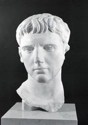 Tête de César Auguste (63 av. J.-C.-14 apr. J.-C.)