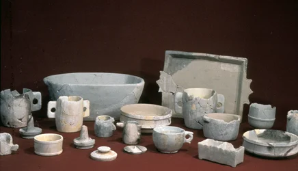 Ustensiles ménagers trouvés dans la Haute Ville de Jérusalem, début du 1er siècle