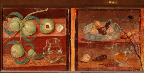 Art romain : nature morte de pêches et de fruits secs. Fresque romaine de Pompéi. Ier siècle av. J.-C.-Ier siècle apr. J.-C. Conservée au Musée archéologique national de Naples. Italie