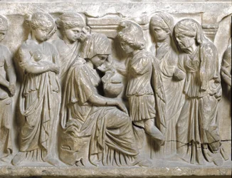 Antiquité romaine : « La tristesse de Phèdre amoureuse et repoussée par Hippolyte ». Bas-relief du sarcophage dit « Phèdre et Hippolyte ». IIIe siècle apr. J.-C. Palerme, Museo Archeologico Nazionale