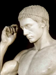 Art romain : sculpture en marbre de Marcus Claudius Marcellus, neveu d