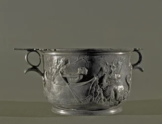 Skyphos en argent, 2ème siècle avant JC
