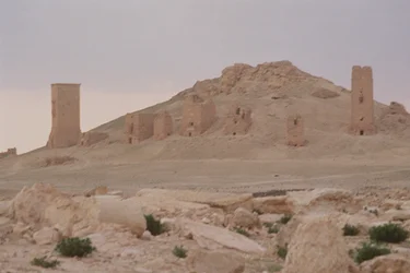 Tombes tour, y compris la tombe tour d