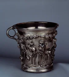 Trésor de Boscoreale : timbale avec des squelettes. Fin du Ier siècle av. J.-C. - Ier siècle ap. J.-C. Paris, Musée du Louvre