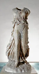 Statue en marbre blanc de Nike