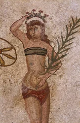 Jeunes Romains pratiquant des exercices physiques. Ils portent un pagne autour des reins et un strophium (ancêtre du soutien-gorge) sur la poitrine. La branche de palmier qu