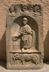 Stèle, Haut Empire (27 av. J.-C.-395 ap. J.-C.)
