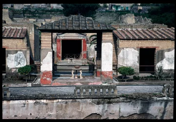 Casa dei cervi, 5ème siècle av. J.-C.-1er siècle apr. J.-C.