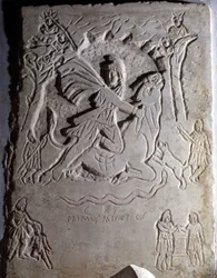 Bas-relief représentant le sacrifice de Mithra (un jeune homme égorgeant un taureau). Musei Capitolini, Rome.