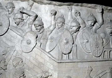 Art romain : soldats romains défendant une forteresse