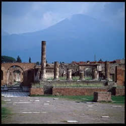 Art romain : vue du forum, site archéologique de Pompéi (1er siècle av. J.-C. - 1er siècle apr. J.-C.) Italie