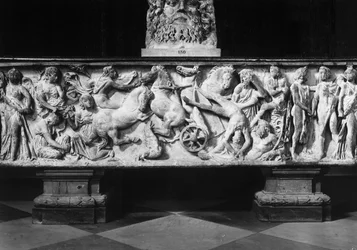 Sarcophage avec la chute de Phaéton
