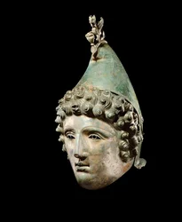 Le casque de Crosby Garrett, fin du 1er-2ème siècle après J.-C. (bronze)