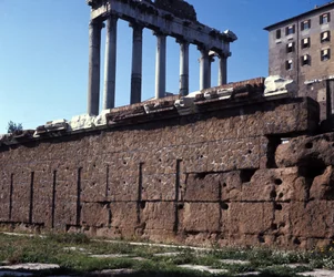 Les Rostres du Forum Romain. Rome