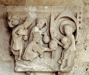Adoration des mages (chapiteau sculpté)