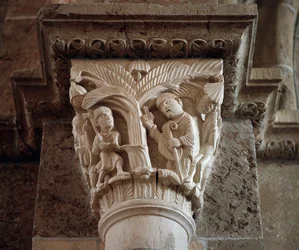 Saint Martin ordonne de couper un arbre sacré (chapiteau sculpté)