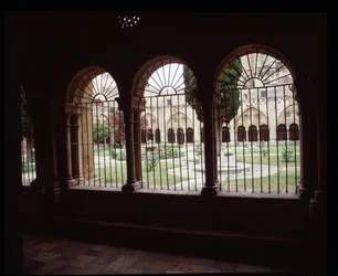Vue du cloître de la Cathédrale Sainte Thècle à Tarragone