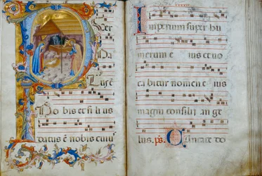 Livre de chœur « D », exposé dans la cathédrale de Santo Stefano : une initiale historiée représentant la Nativité, c.1429-35