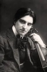 Rohan Clensy, violoniste irlandais, 1907