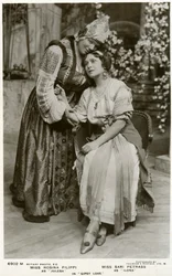 Rosina Filippi et Sari Petrass, actrices, vers 1912