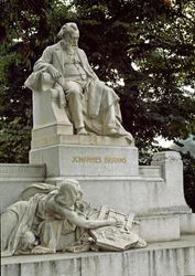 Monument en hommage au compositeur allemand Johannes Brahms