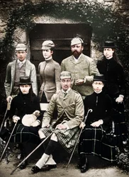 Le Prince et la Princesse de Galles en tenue de chasse