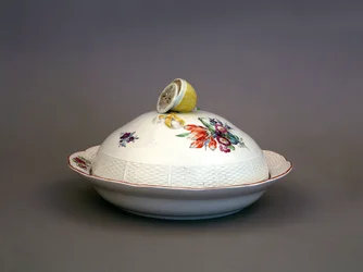 Soupière du service de table en porcelaine impériale, Manufacture impériale de porcelaine, 1775-1780