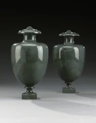 Une paire de vases Kalkan, Peterhof, vers 1800