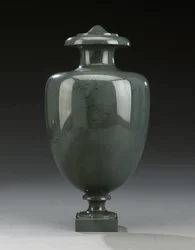Un des deux vases Kalkan, Peterhof, c.1800