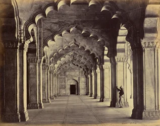 Agra - Intérieur de la Moti Masjid, montrant la nef centrale